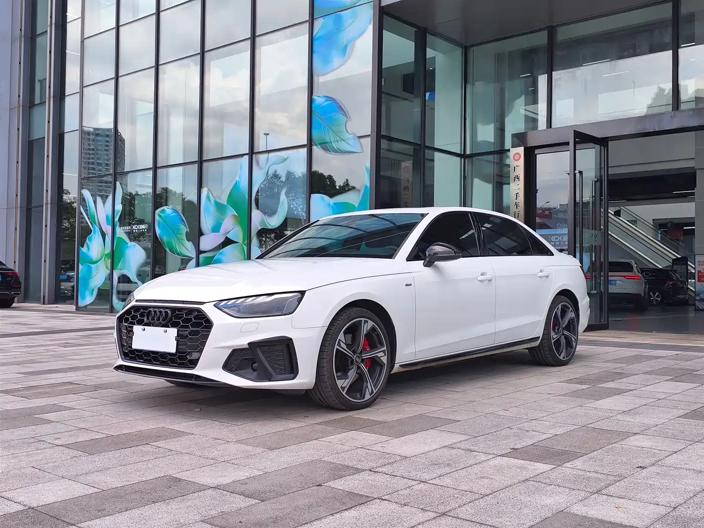 奥迪A4L 2024款 40 TFSI 豪华动感型星夜版 2025