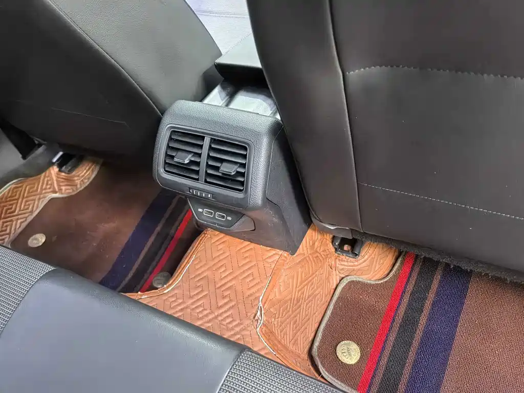 Volkswagen Golf — миниатюра 11