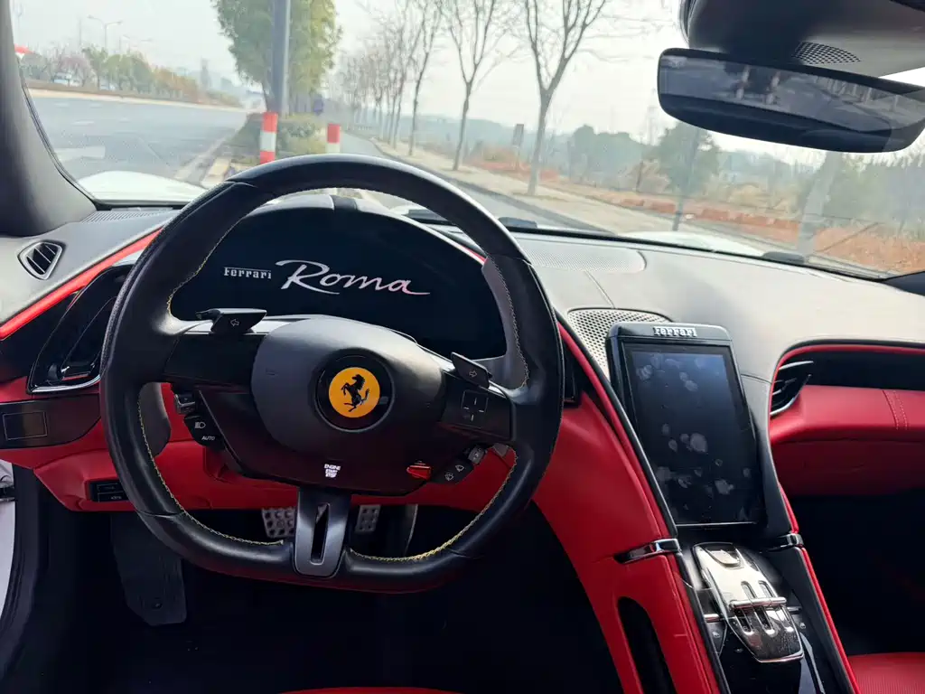 FERRARI ROMA