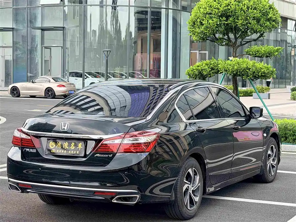 Honda Accord — миниатюра 9