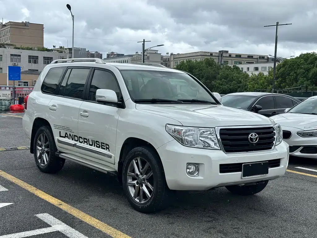Toyota Land Cruiser — миниатюра 3