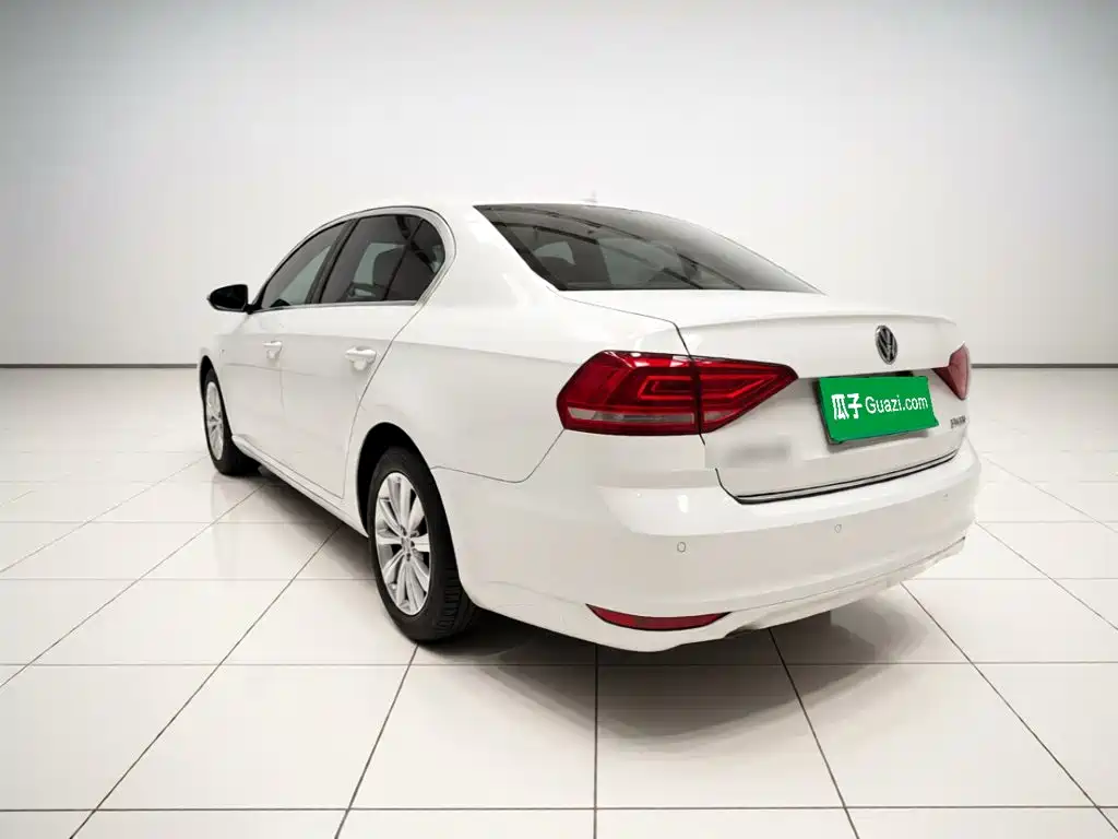 Volkswagen Lavida — миниатюра 4