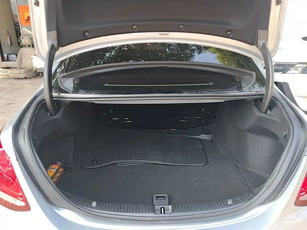 Mercedes-Benz C-Class — миниатюра 19