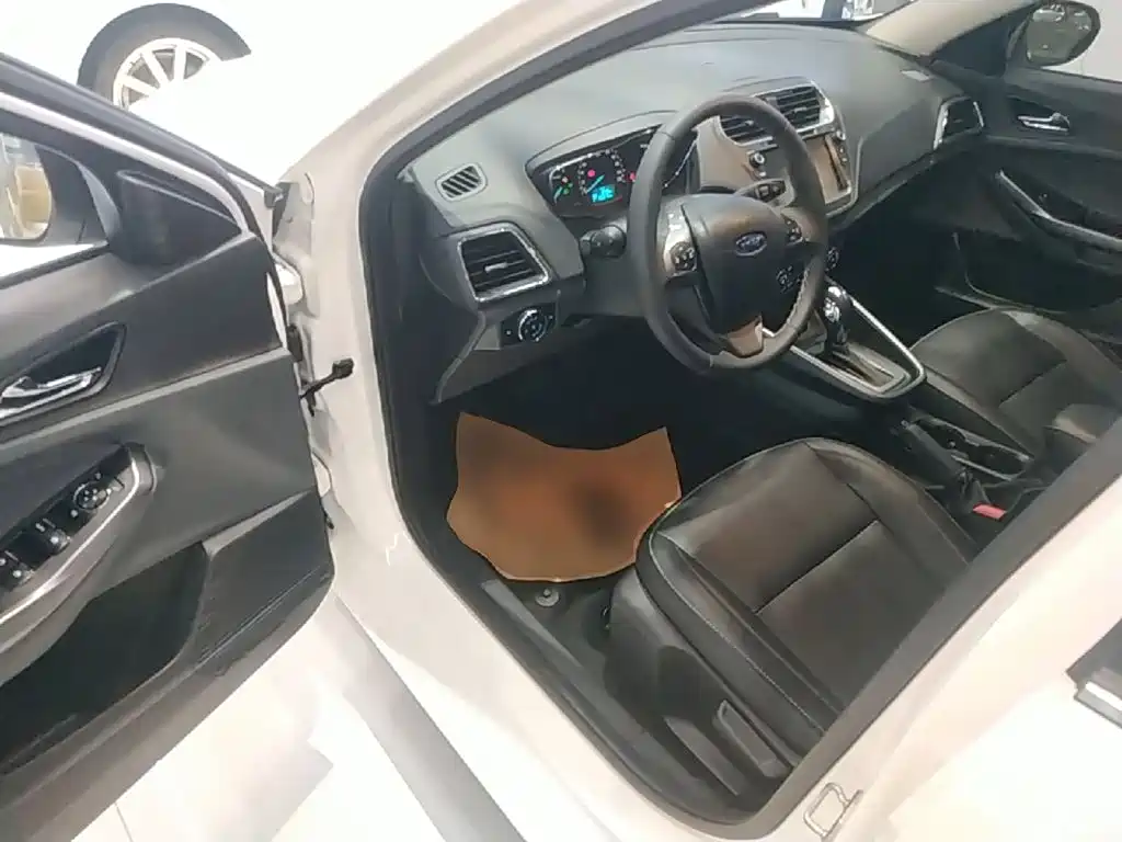 Ford Escort — миниатюра 16