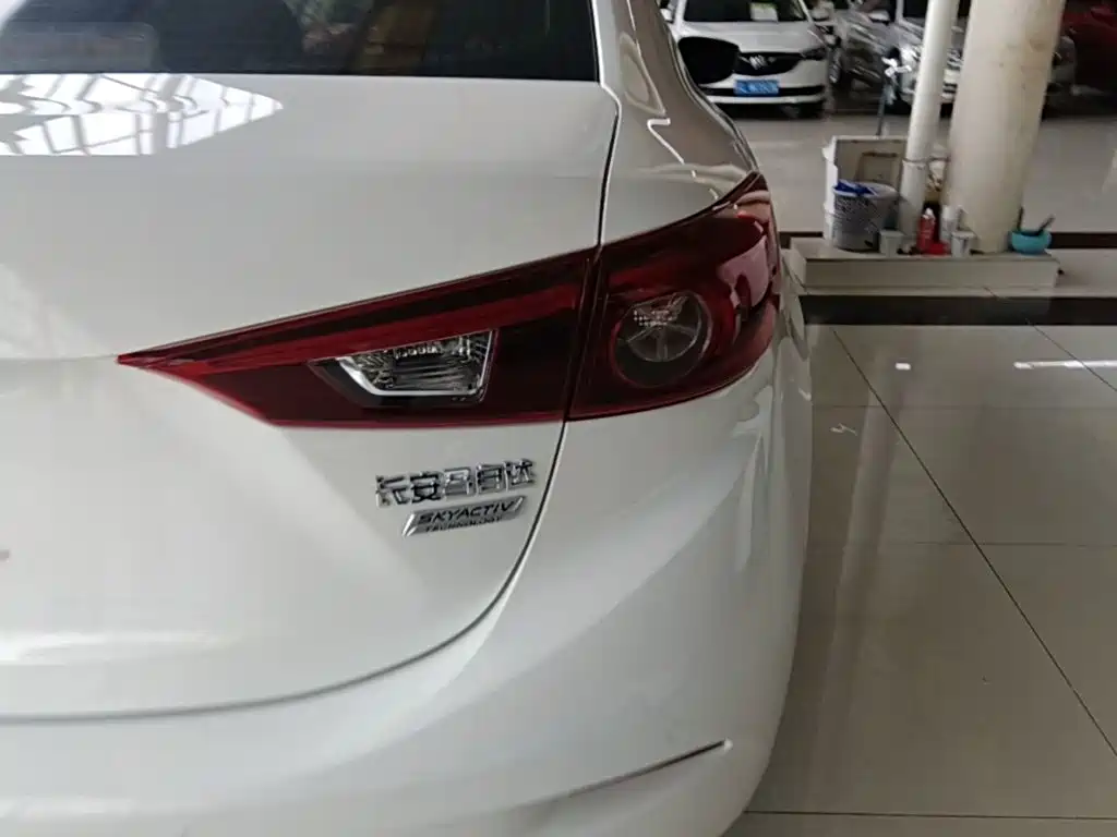 Mazda 3 Axela — миниатюра 8