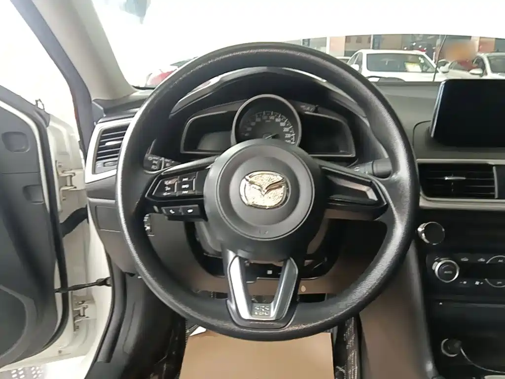 Mazda 3 Axela — миниатюра 11