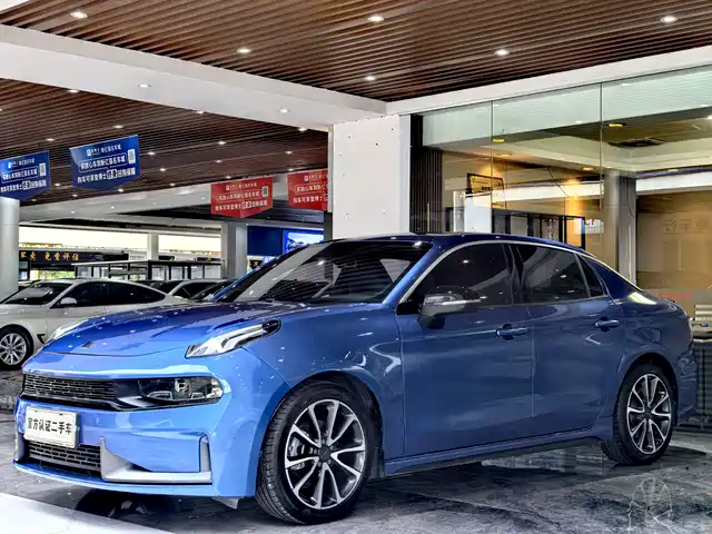 2020 Lynk & Co 03