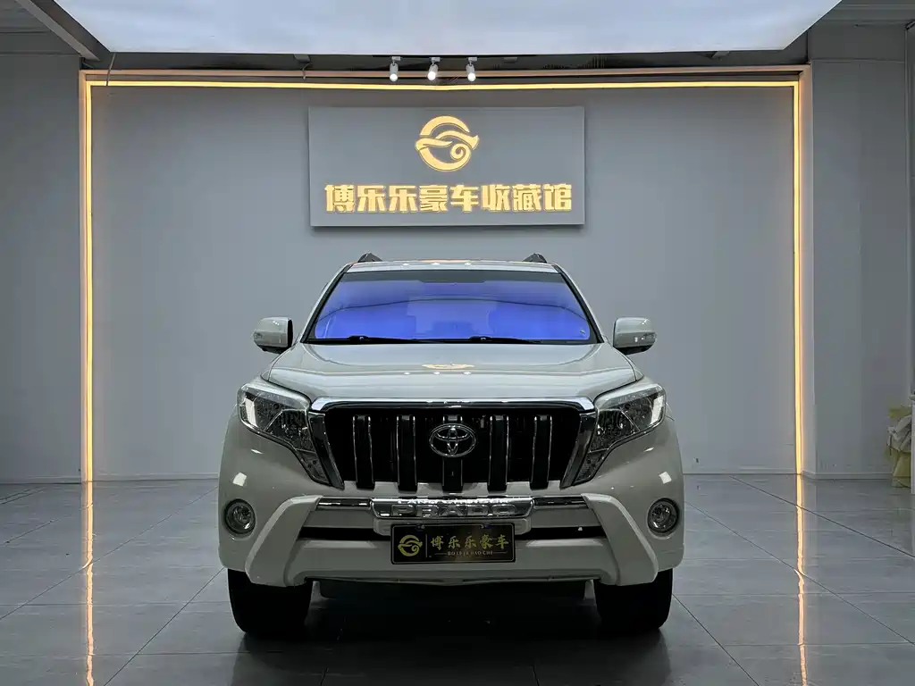 Toyota Land Cruiser Prado 2016 2.7L AT Standard