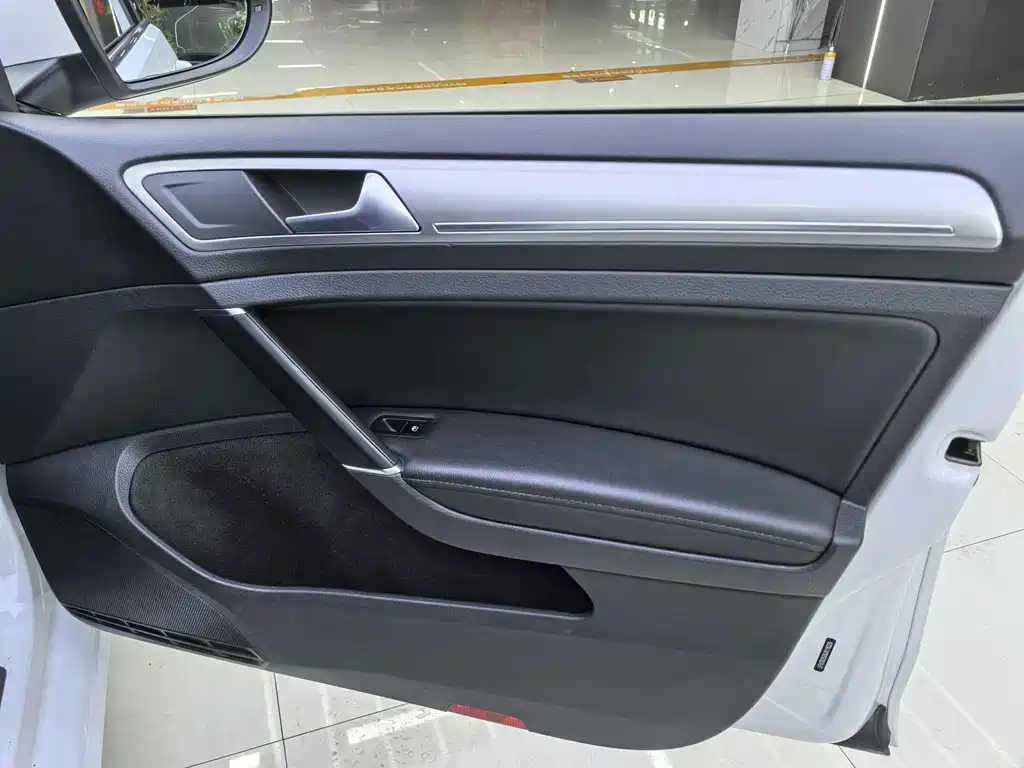 Volkswagen Golf — миниатюра 12