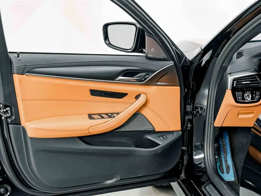 BMW 5 Series (Import) — миниатюра 15