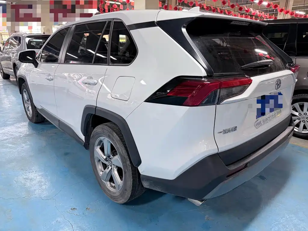 Toyota RAV4 - фото 19