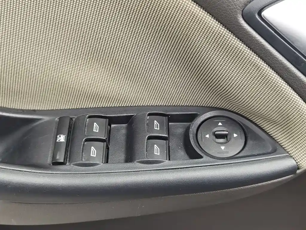 Ford Focus — миниатюра 9