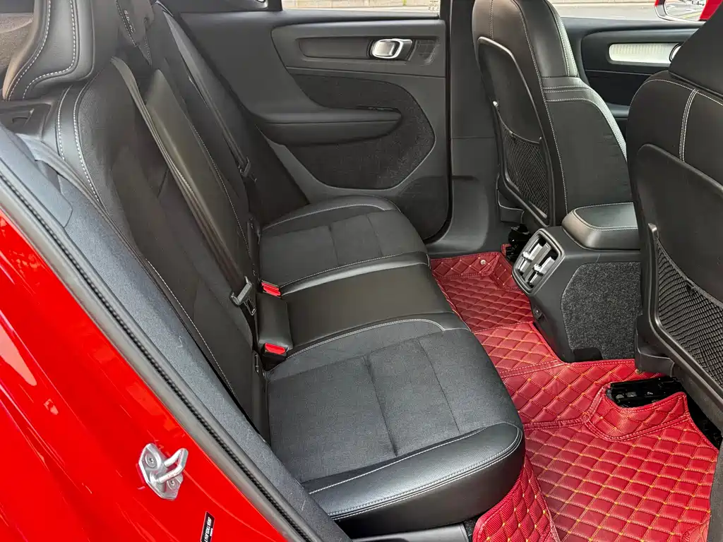 Volvo XC40 — миниатюра 14
