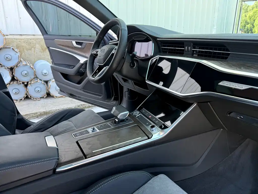Audi A6L — миниатюра 12