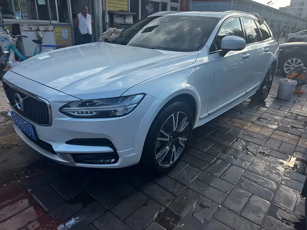 Volvo V90