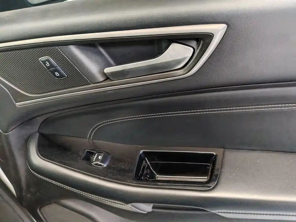 Ford Edge — миниатюра 13