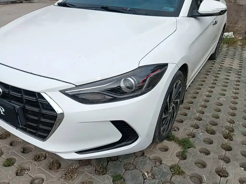 Hyundai Elantra — миниатюра 24
