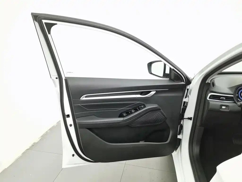 Geely Emgrand — миниатюра 8