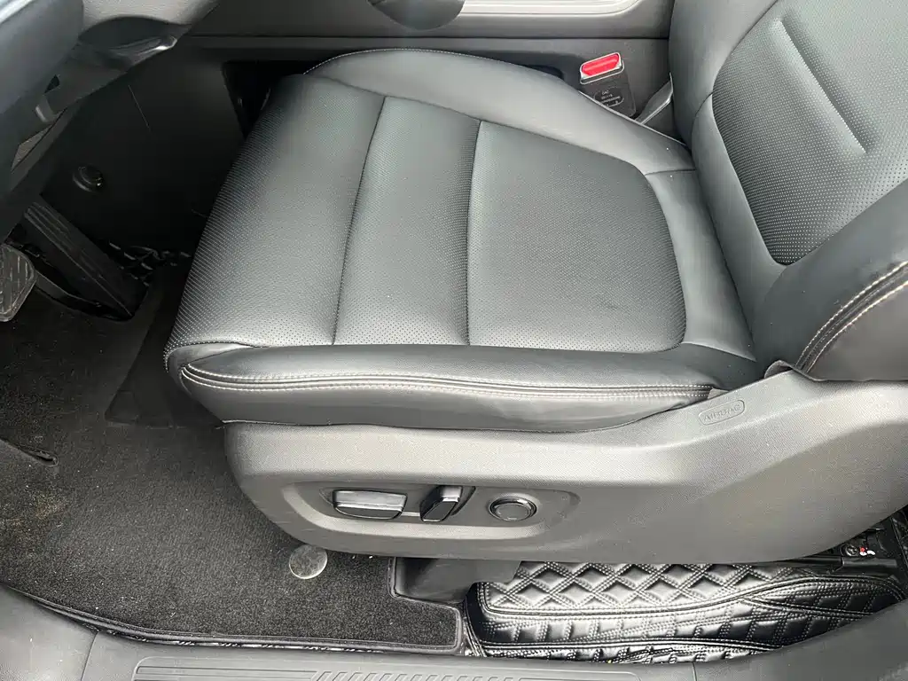 GAC Motor Trumpchi E8 PHEV — миниатюра 9