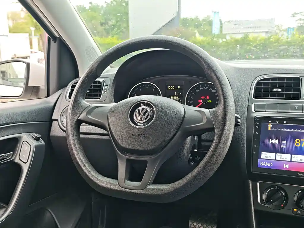 Volkswagen Polo — миниатюра 9