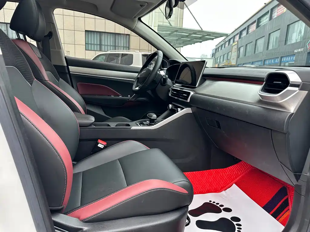 Geely Binyue — миниатюра 9