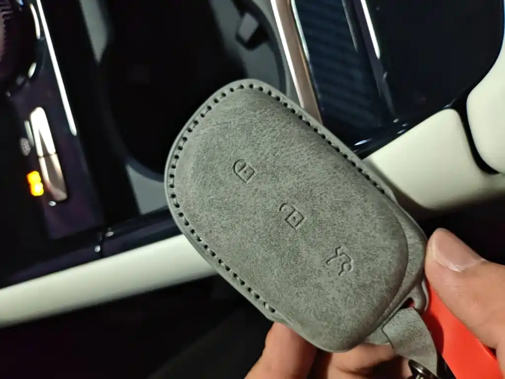 Lynk & Co 900 2025 2.0T Ultra 6 мест