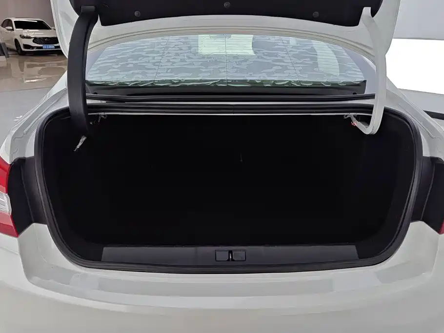 Peugeot 408 — миниатюра 4