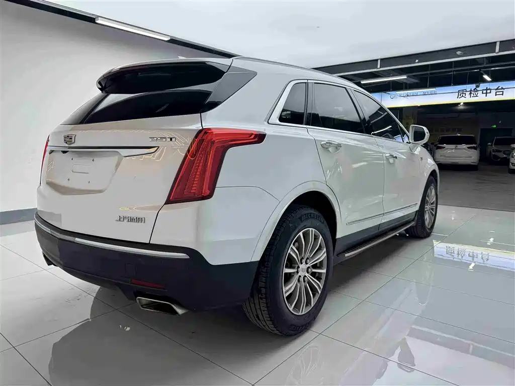 CADILLAC XT5