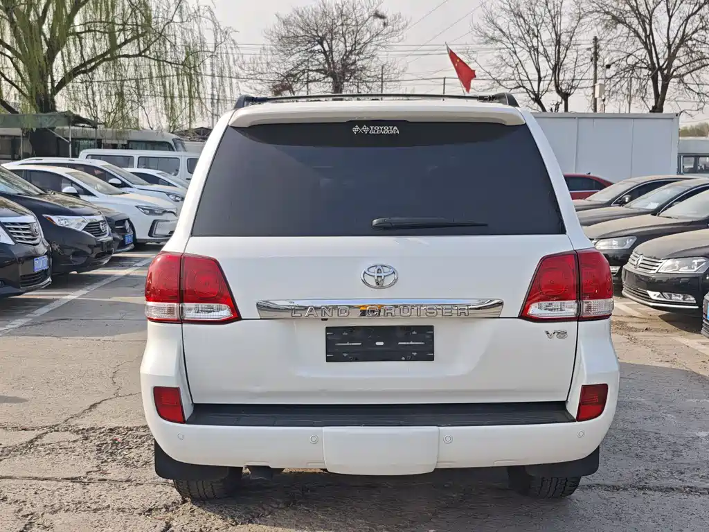 Toyota Land Cruiser 2011 5.7L AT