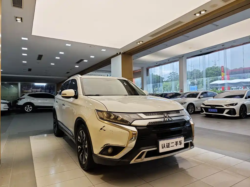 Mitsubishi Outlander 2019 2.4L 5 мест VI