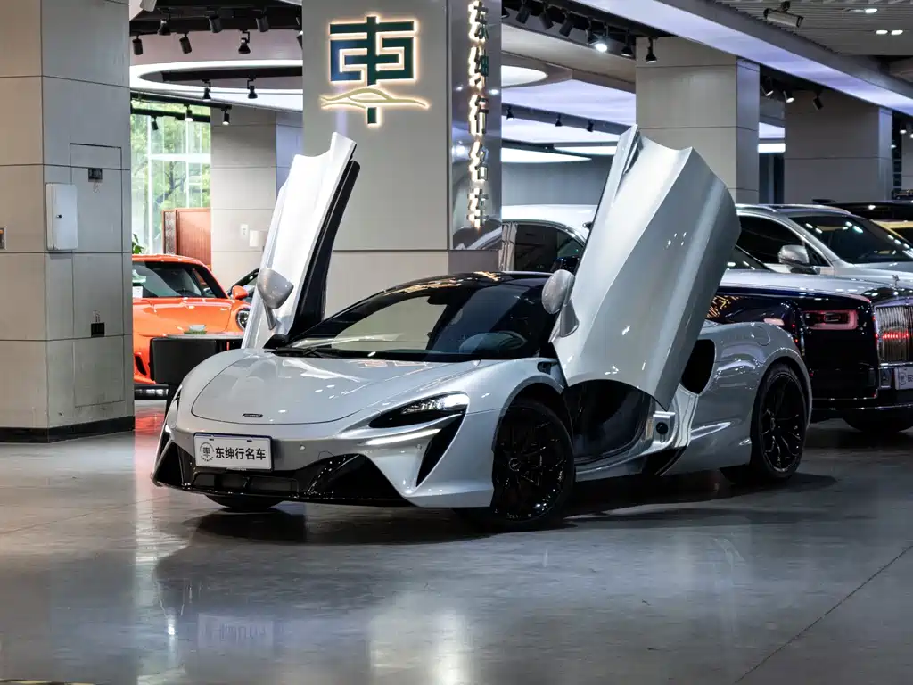 McLaren Artura — миниатюра 2