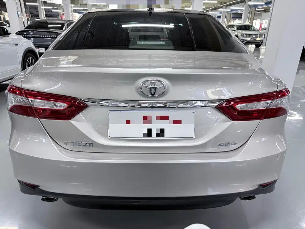 Toyota Camry — миниатюра 19