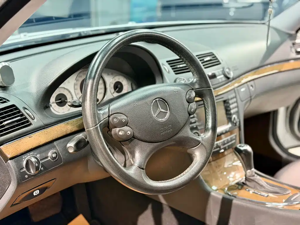 Mercedes-Benz E-Class E 2007 E 230 Fashion
