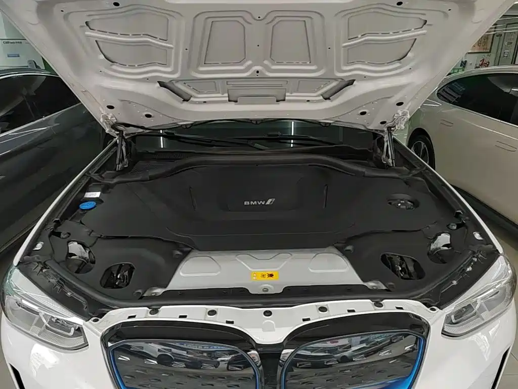 BMW iX3 — миниатюра 20