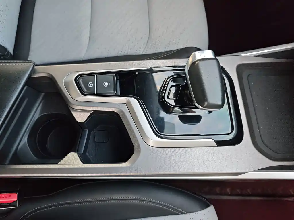 Geely 帝豪甲醇 — миниатюра 13