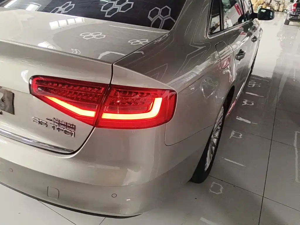 Audi A4L — миниатюра 8