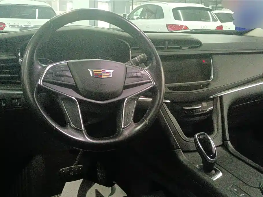 CADILLAC XT5
