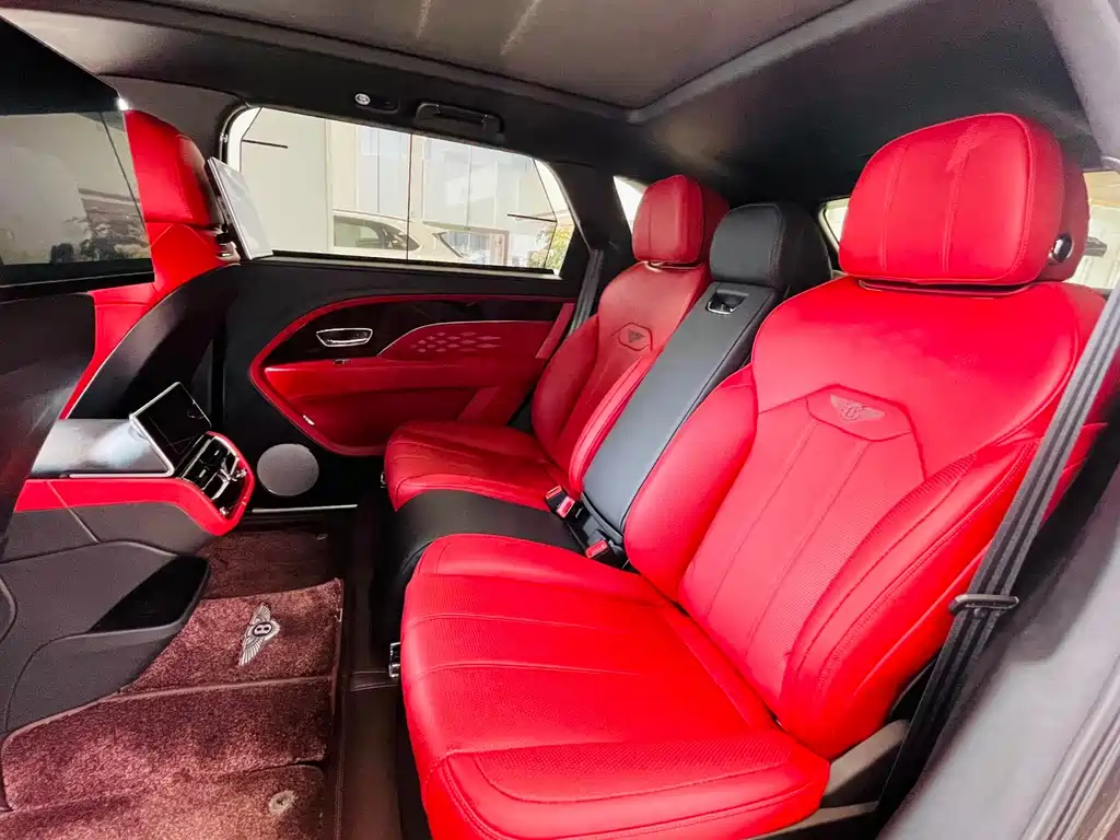 Bentley Bentayga — миниатюра 7