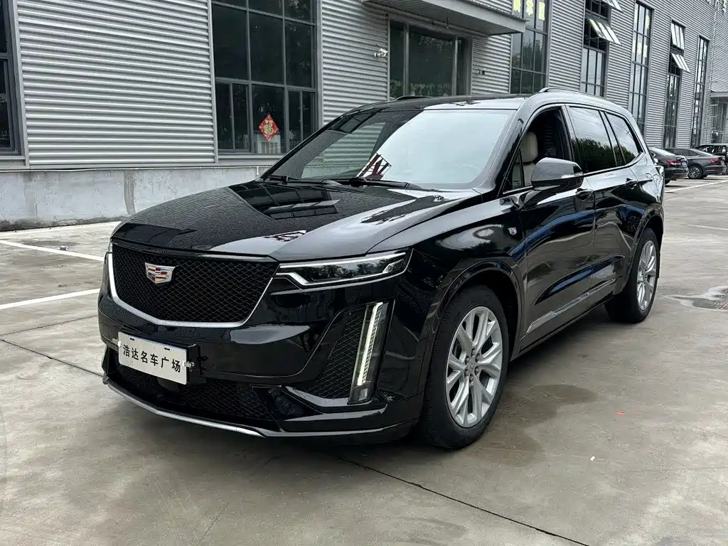 CADILLAC XT6