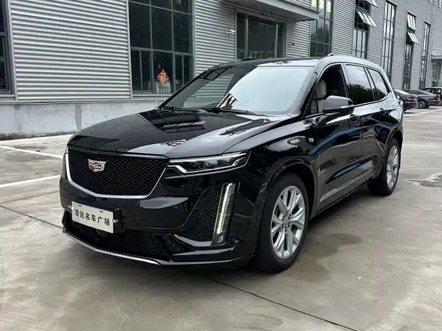 CADILLAC XT6