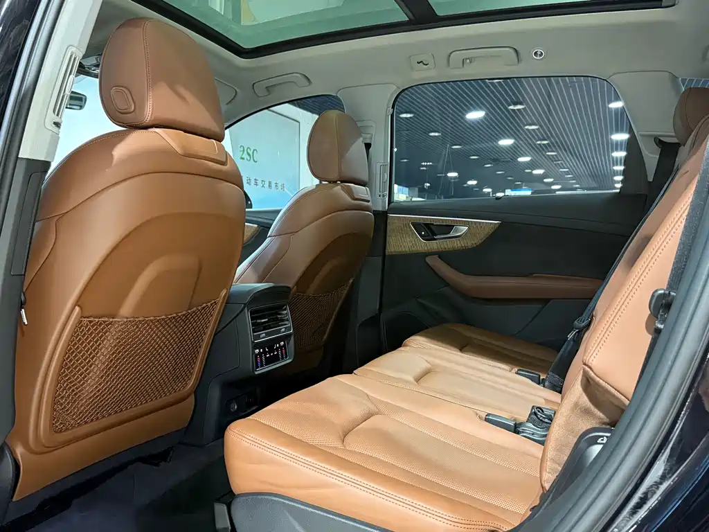 Audi Q7 — миниатюра 7