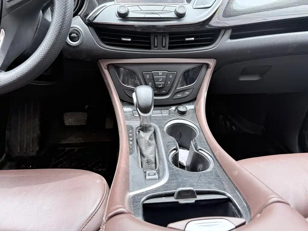 Buick Envision Plus - фото 12