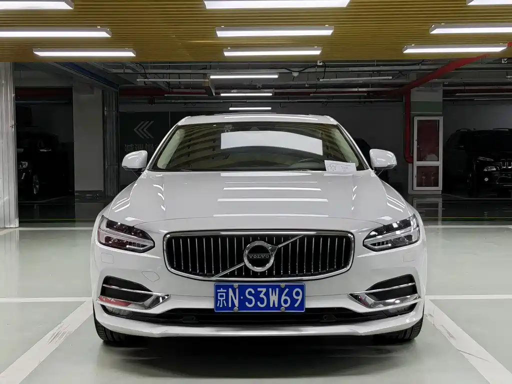 Volvo S90 — миниатюра 2