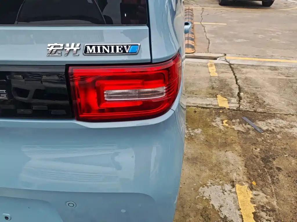 Wuling MINIEV — миниатюра 8