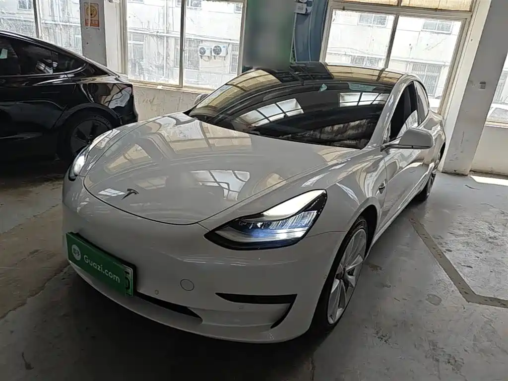 Tesla Model 3 2020