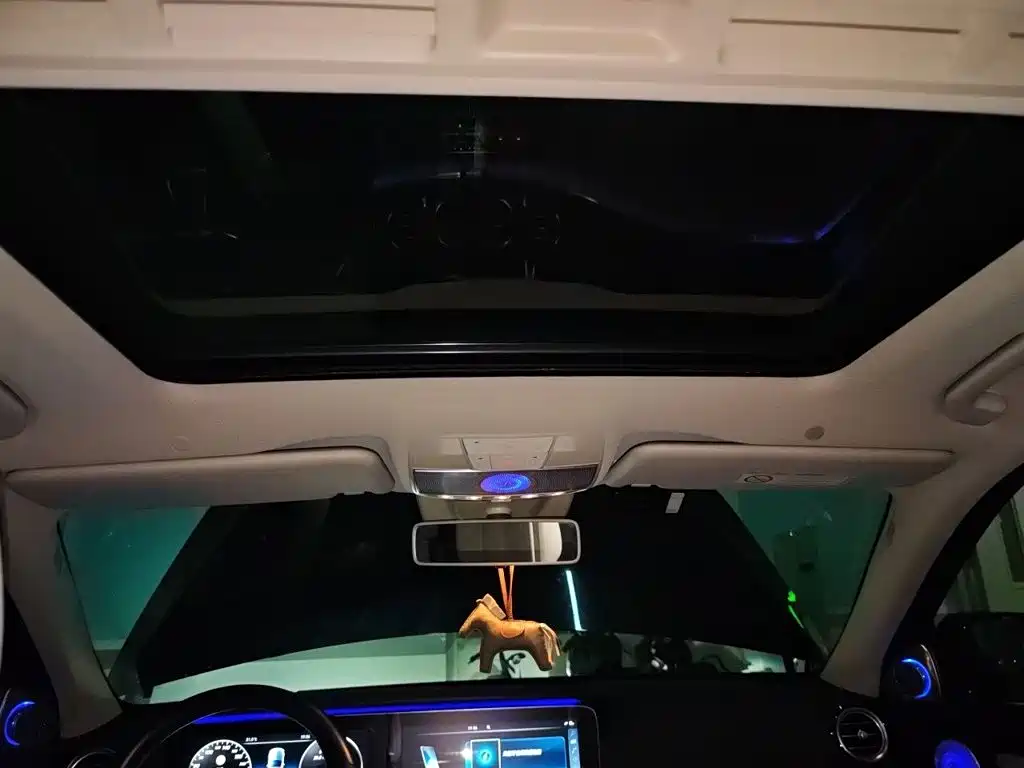 Mercedes-Benz E-Class — миниатюра 19