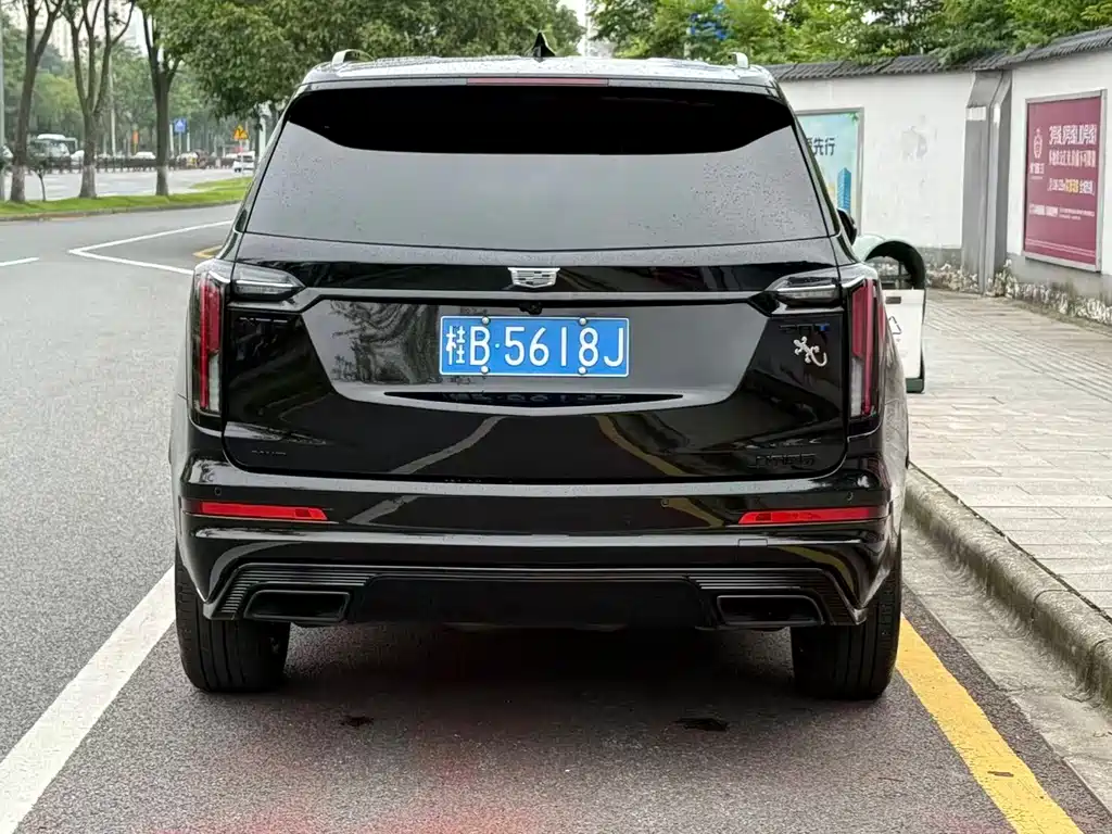 Cadillac XT6 2025 2.0T мест Executive