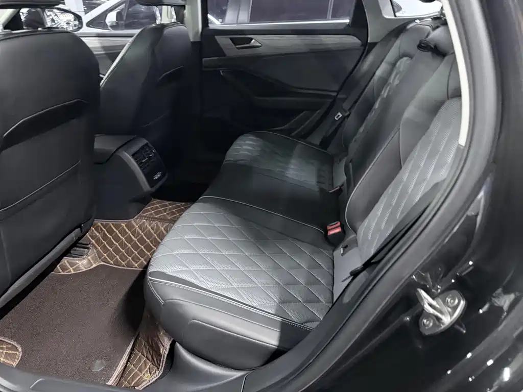 Volkswagen Sagitar — миниатюра 10
