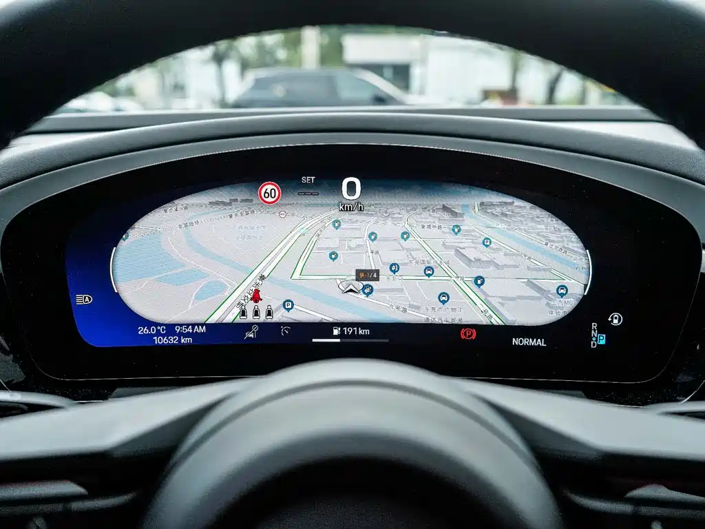 Porsche Macan EV — миниатюра 2