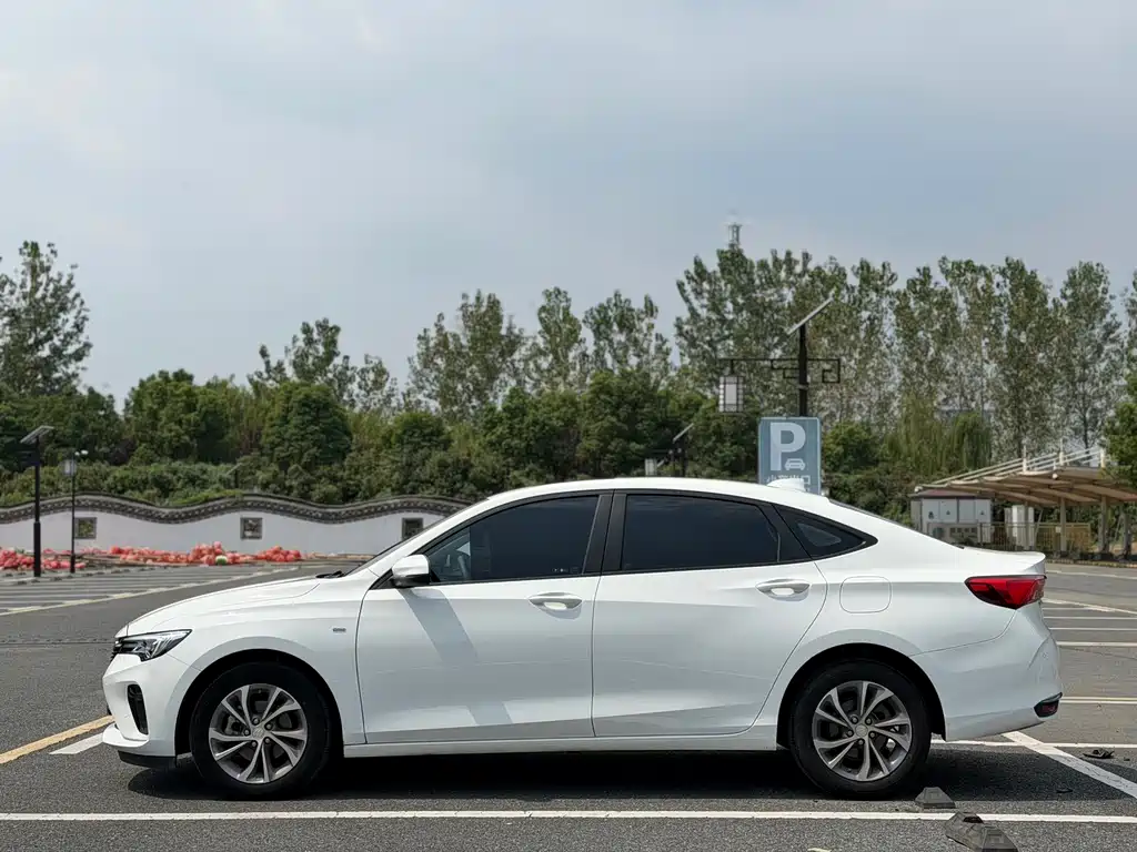 Buick Verano — миниатюра 4